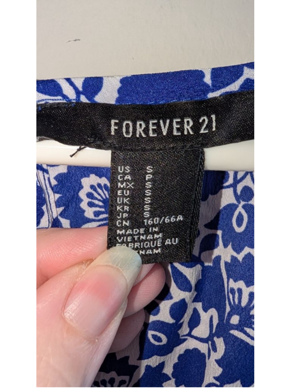 FOREVER 21 Blue White Floral Romper Size Small - Picture 2 of 5